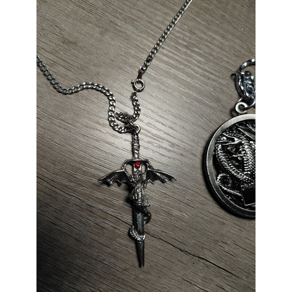 Dragon Road Metal Keychain and Necklace Set Silver Tone Dragon Theme - Picture 6 of 7